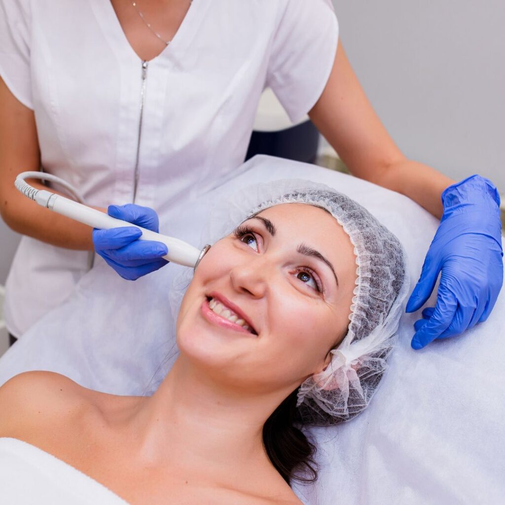 Cost of Hydrafacial in kalyannagar was less women done her treatment at facelit