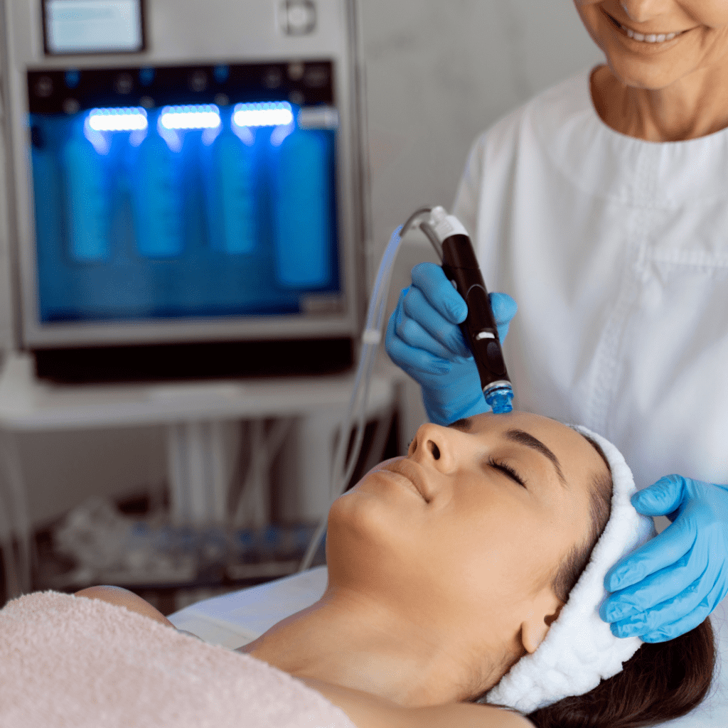 Cost of HydraFacial in Jayanagar and women taking treatment at facelit